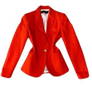 ZARA Blazer with a lapel collar, long sleeves. Closure with metal button. Red